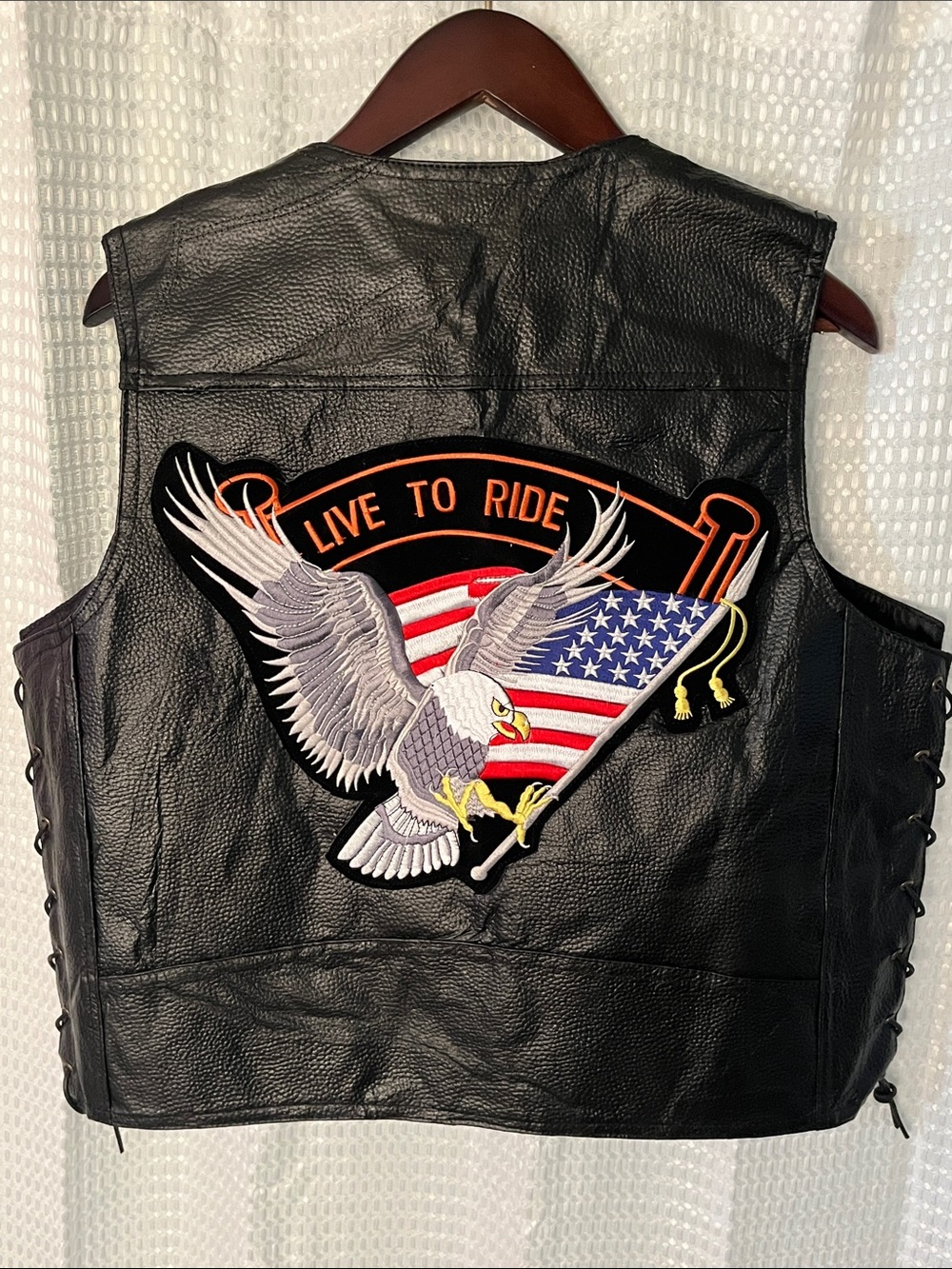 Diamond Plate Buffalo Leather Biker Vest Eagle Flag Lace Sides Men's L NWOT